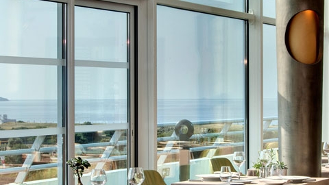 Table at Miramar La Cigale’s “Le Safran” Restaurant